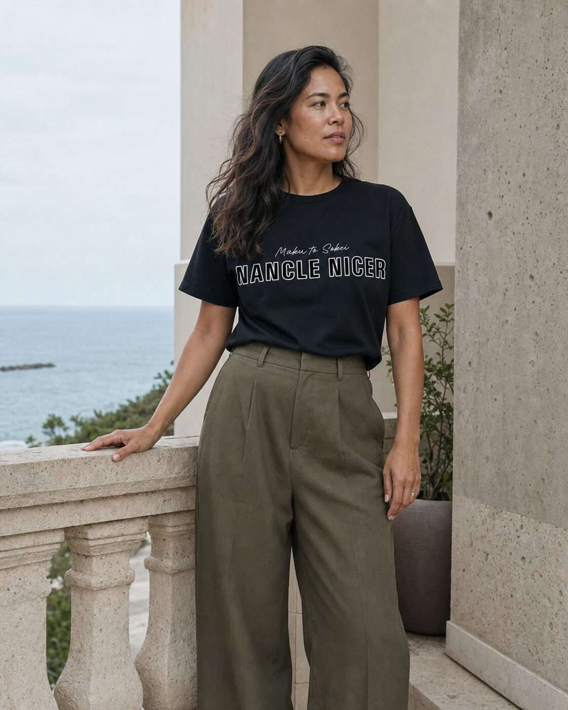 NANCLE NICER Script ベーシックTシャツ ダークカラー着用イメージ